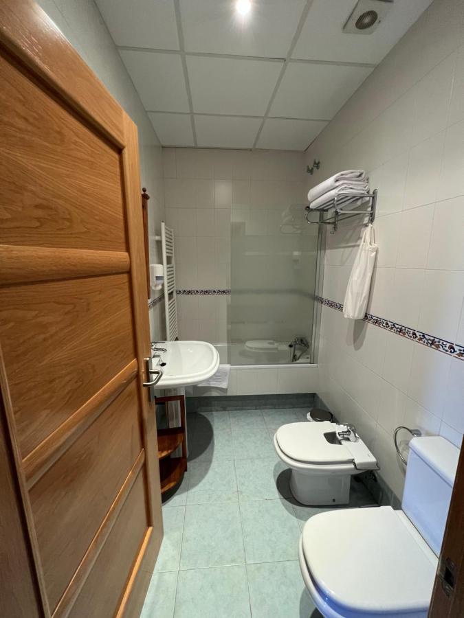 Hostal Villa El Colmenar Mombeltran Ngoại thất bức ảnh