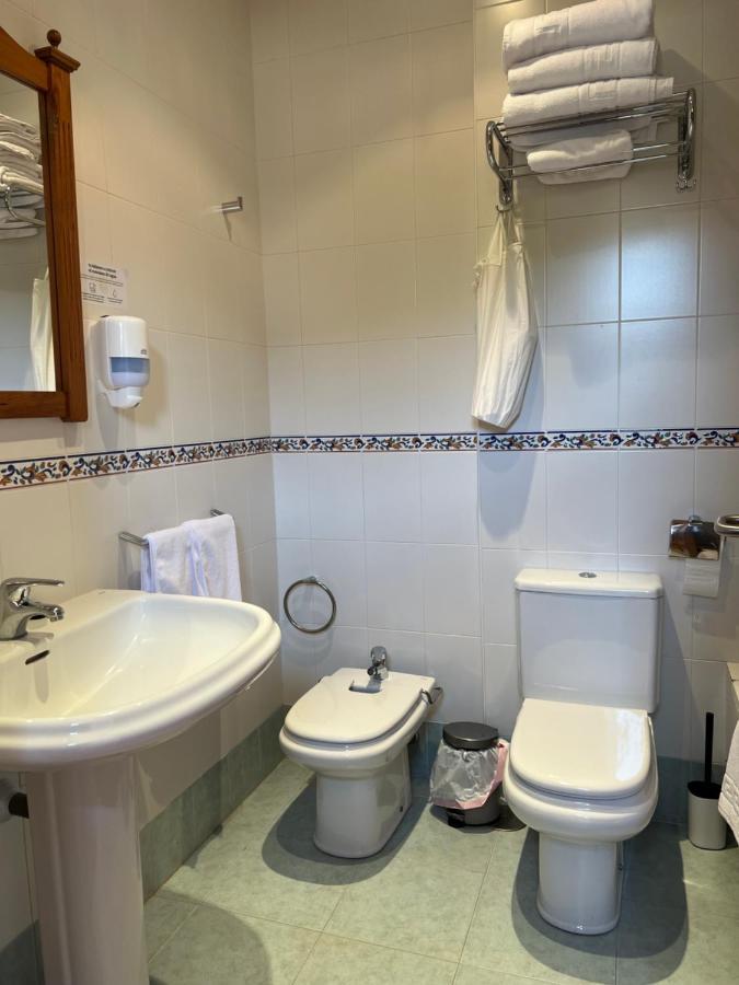 Hostal Villa El Colmenar Mombeltran Ngoại thất bức ảnh