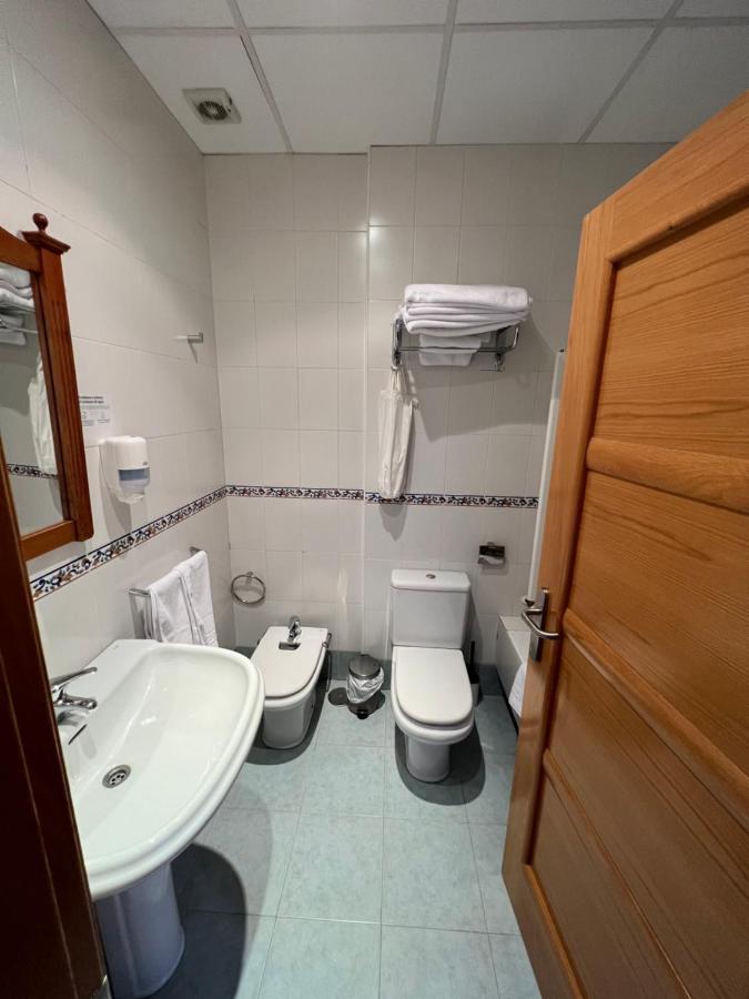 Hostal Villa El Colmenar Mombeltran Ngoại thất bức ảnh